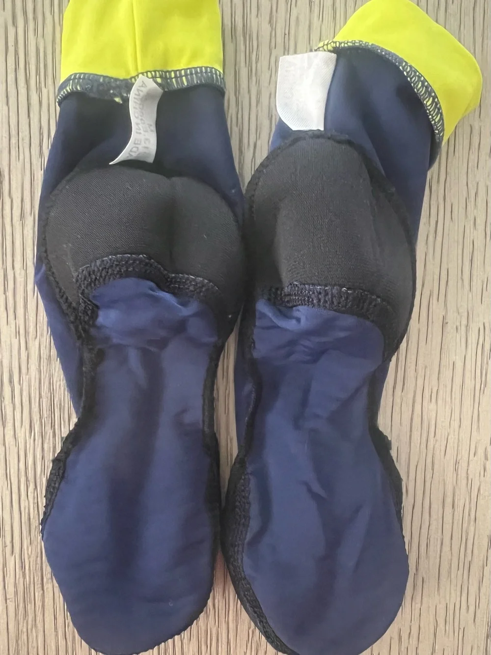 Speedo boys  Navy & Neon Yellow Water Grip Socks